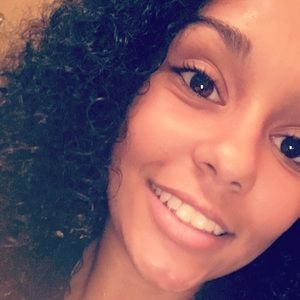 Meet your Posher, Jadah